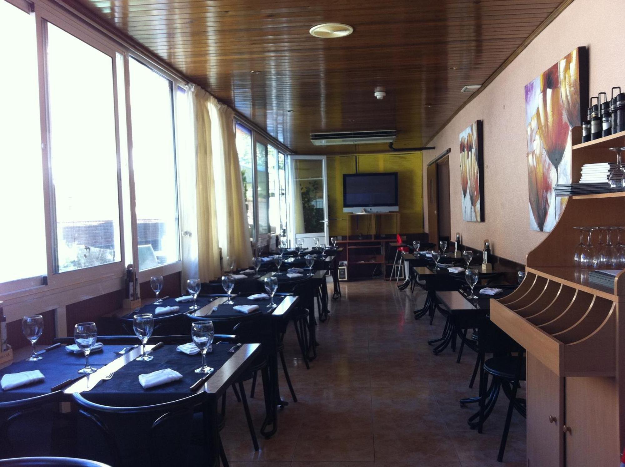 Hotel Rodsan Suizo Castelldefels Kültér fotó