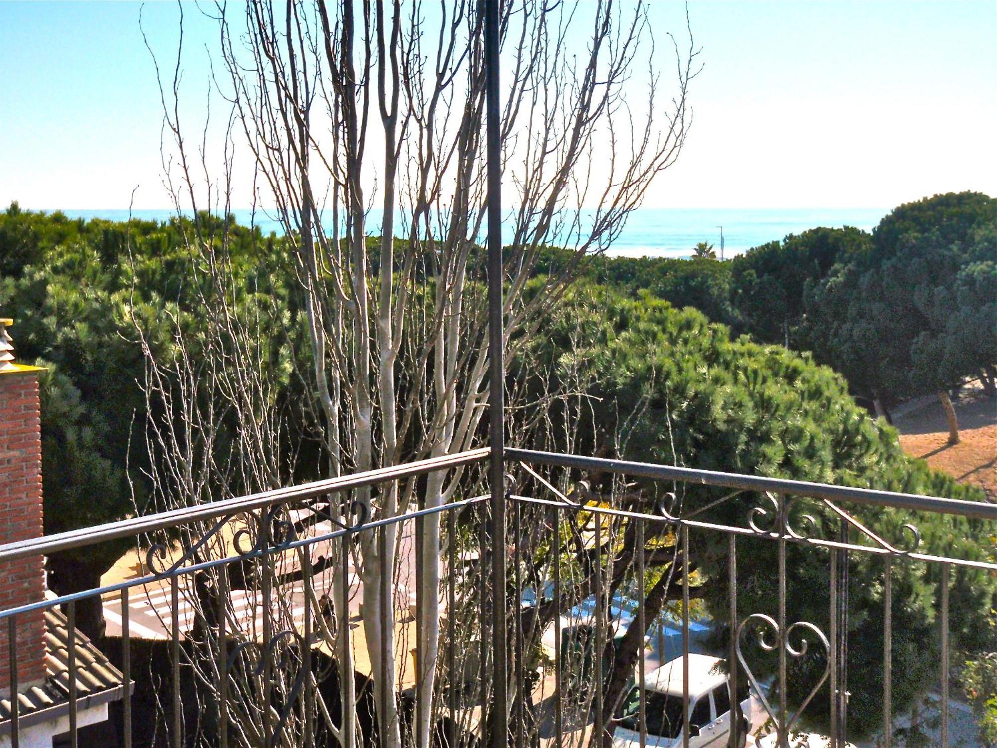 Hotel Rodsan Suizo Castelldefels Kültér fotó