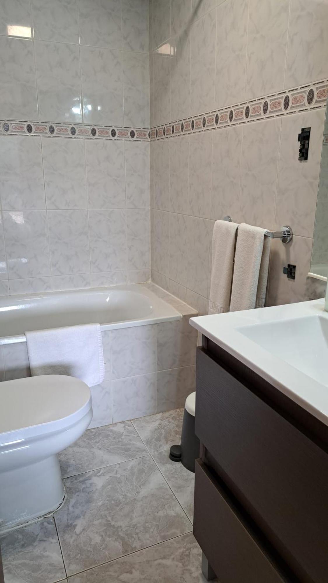 Hotel Rodsan Suizo Castelldefels Kültér fotó