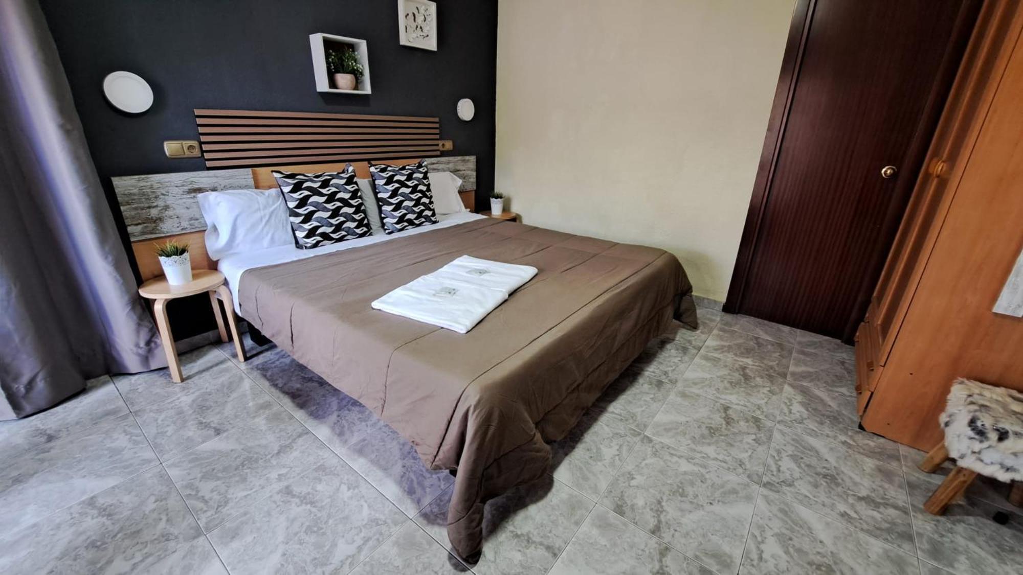 Hotel Rodsan Suizo Castelldefels Kültér fotó